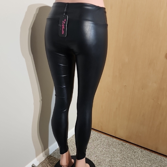 Sleek Black Leather Look Leggings - Picture 5 of 8